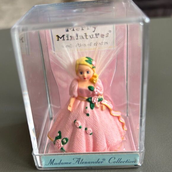 VTG. Hallmark Keepsake Madame Alexander Pink Pristine Angel 1997 Mini Figure 2.5 - Picture 1 of 2